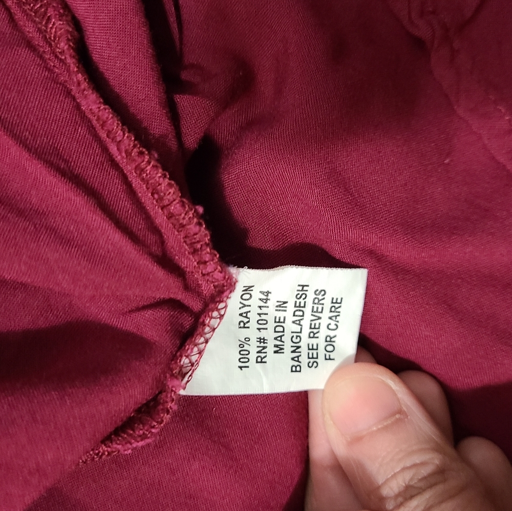 Maroon top - Picture 4 of 4